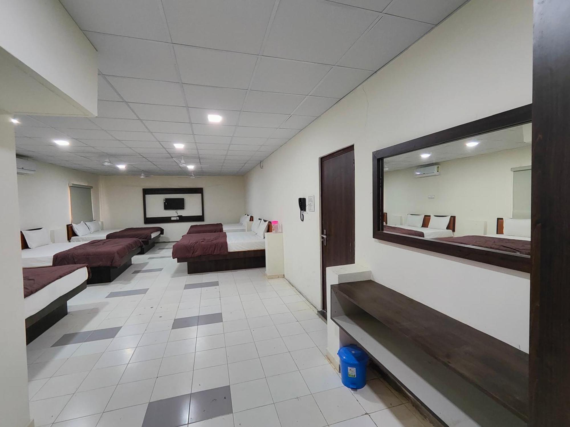 Hotel Heritage Palace Bhuj Buitenkant foto